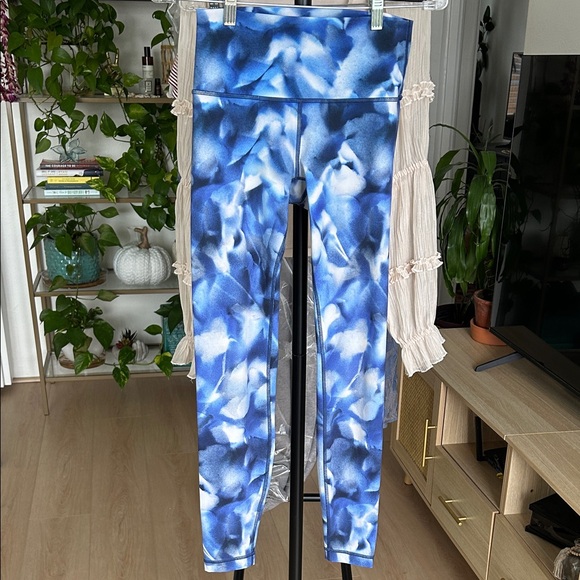 lululemon athletica Pants - Lululemon Wunder Under Low Rise Leggings. 26” inseam. 24” waist.